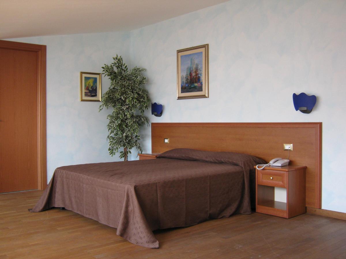 Hotel Villa D'Evoli Castropignano Habitación foto