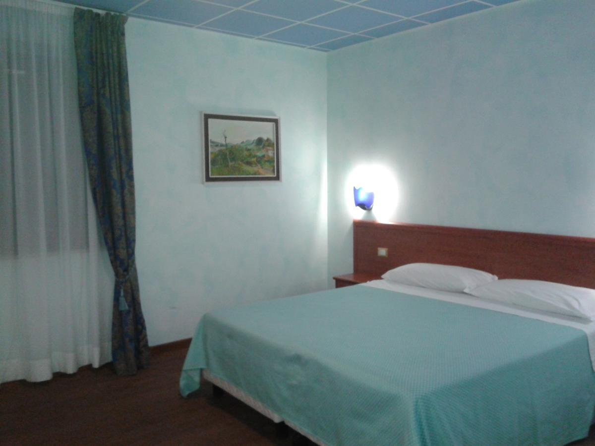 Hotel Villa D'Evoli Castropignano Habitación foto